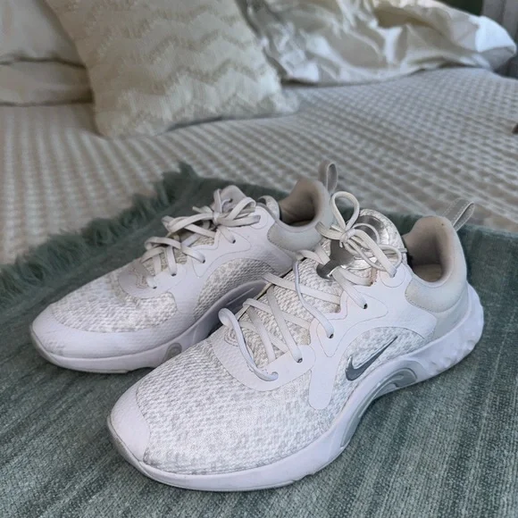 Renew In-Season TR 11 Athletic Sneaker (Women) - Picture 3 of 8